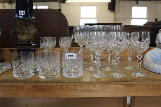 Quantity of glassware